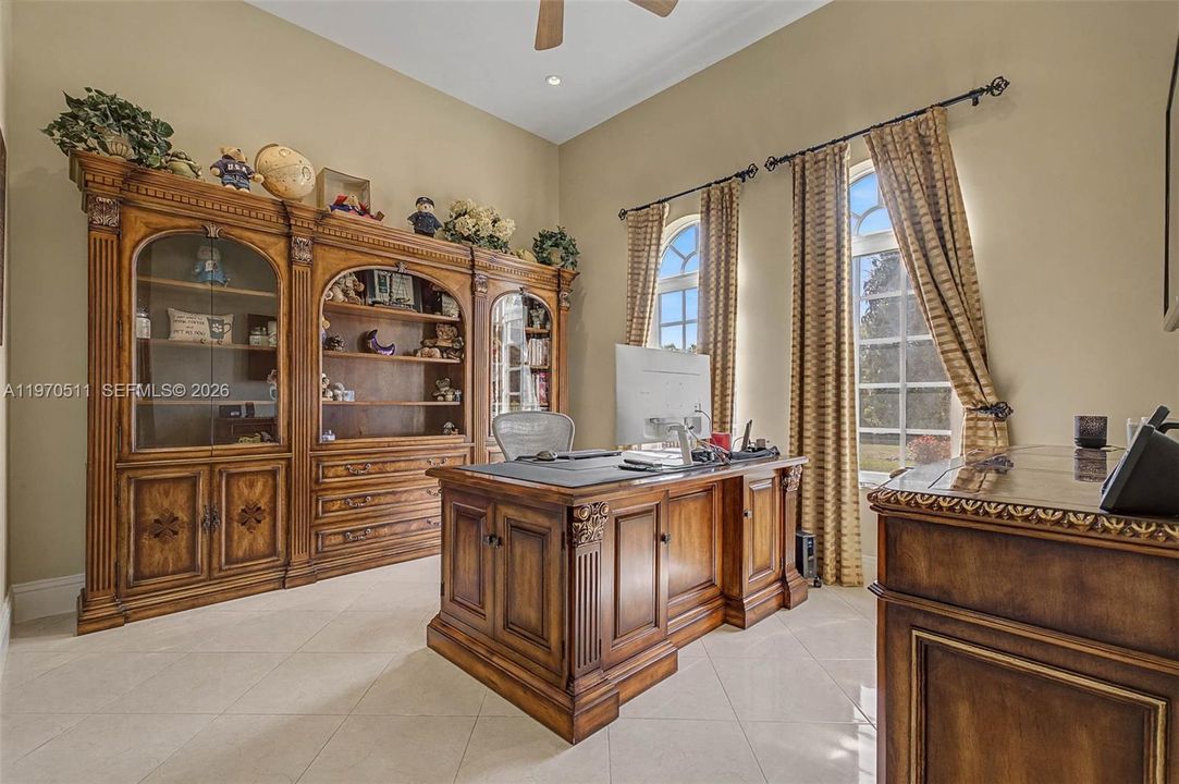 Recently Sold: $2,999,000 (6 beds, 7 baths, 7993 Square Feet)