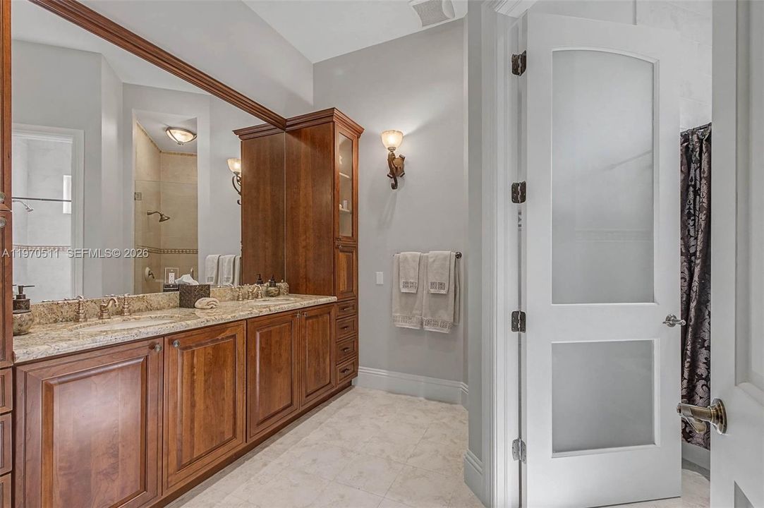 Recently Sold: $2,999,000 (6 beds, 7 baths, 7993 Square Feet)