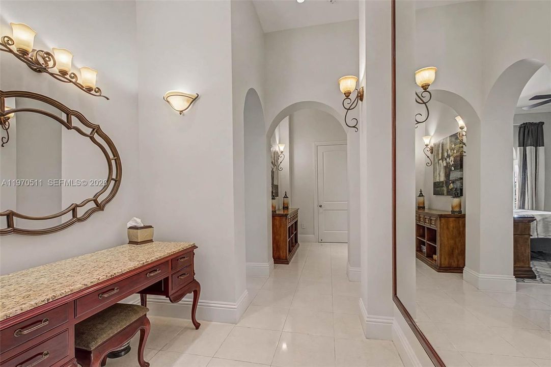 Recently Sold: $2,999,000 (6 beds, 7 baths, 7993 Square Feet)