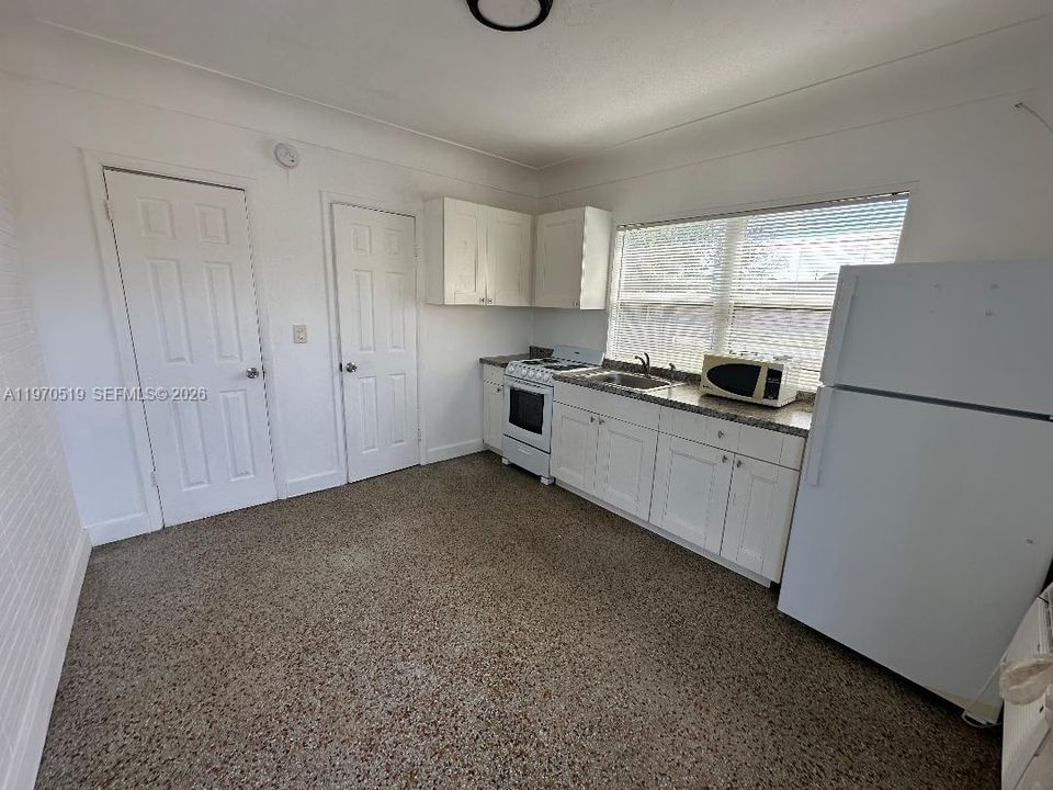 Recently Rented: $800 (0 beds, 1 baths, 3480 Square Feet)
