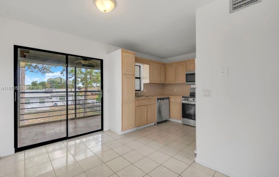 En Venta: $220,000 (2 camas, 2 baños, 957 Pies cuadrados)