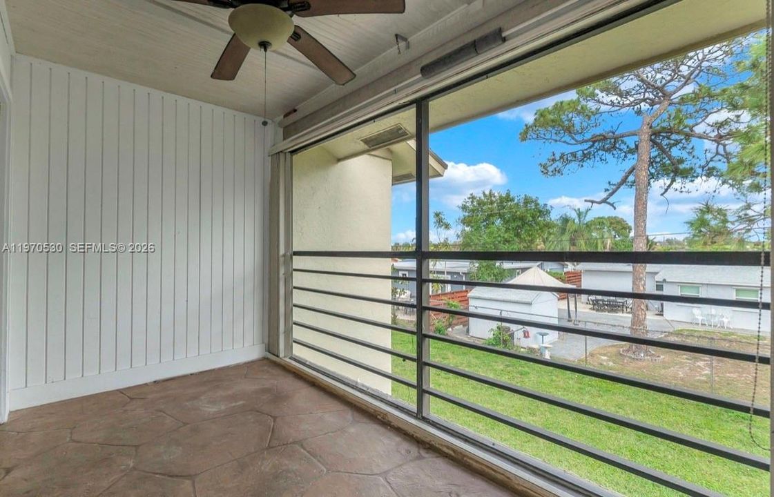 En Venta: $220,000 (2 camas, 2 baños, 957 Pies cuadrados)