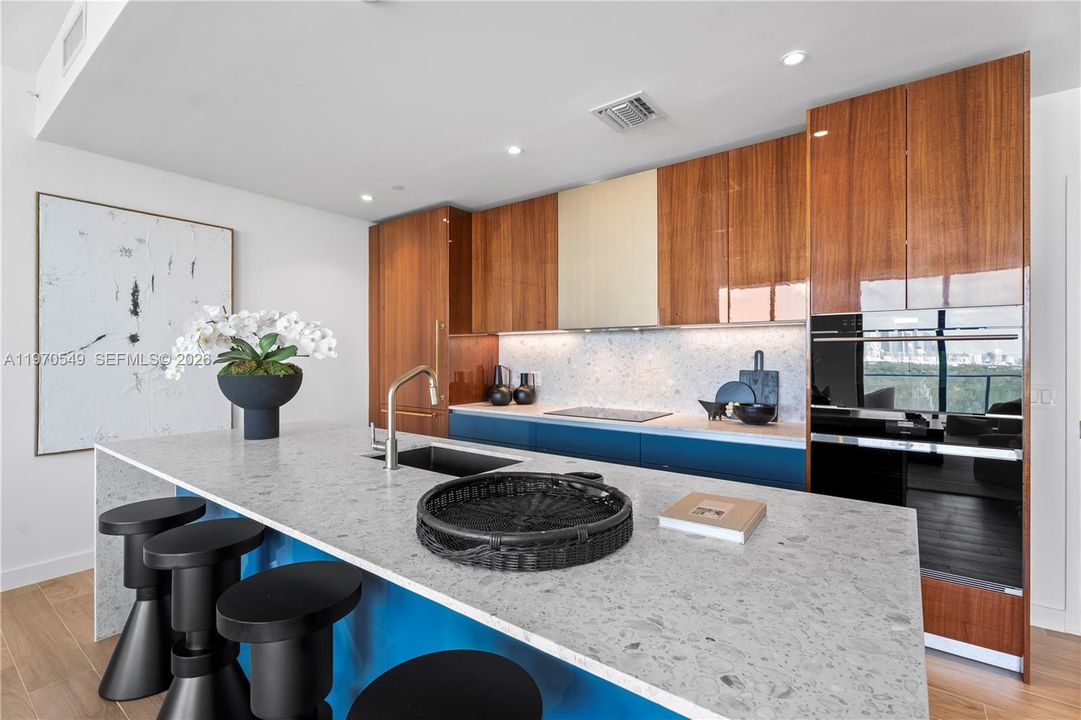 For Sale: $3,395,000 (3 beds, 3 baths, 1646 Square Feet)
