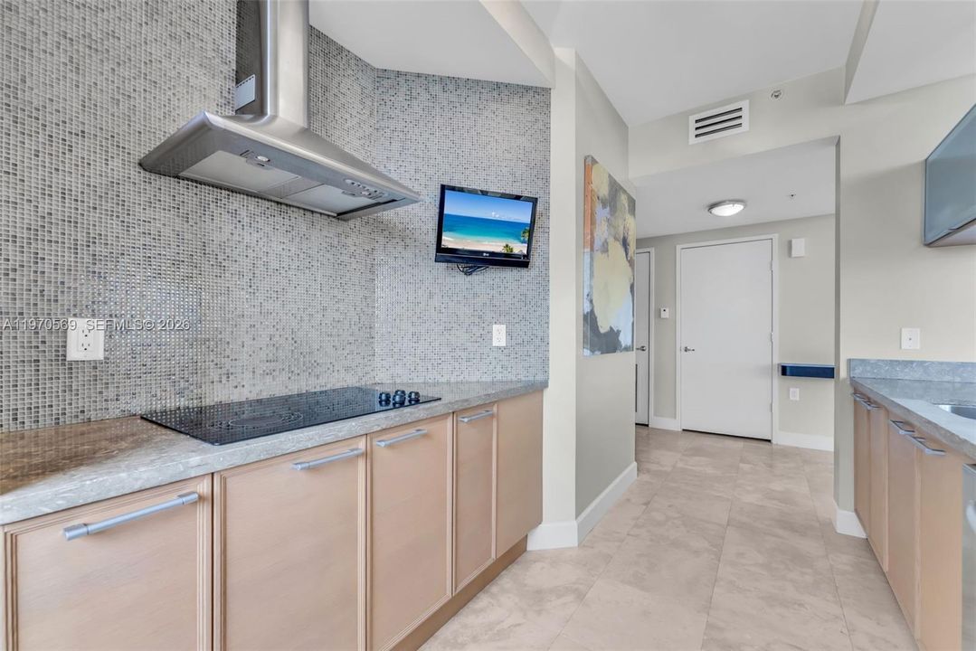 For Sale: $1,289,000 (2 beds, 2 baths, 1342 Square Feet)
