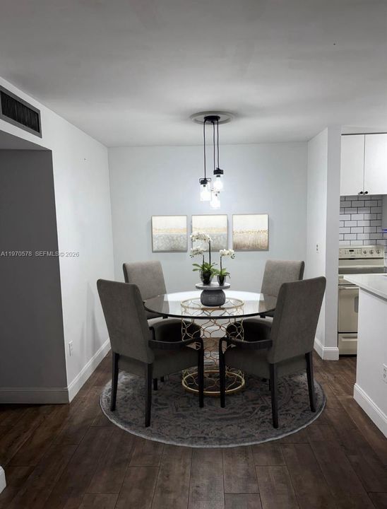 Activo con contrato: $259,999 (2 camas, 1 baños, 870 Pies cuadrados)