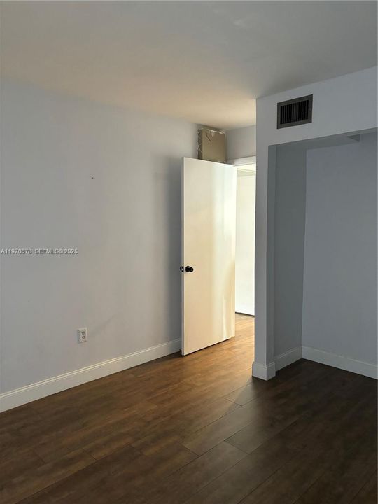 Activo con contrato: $259,999 (2 camas, 1 baños, 870 Pies cuadrados)