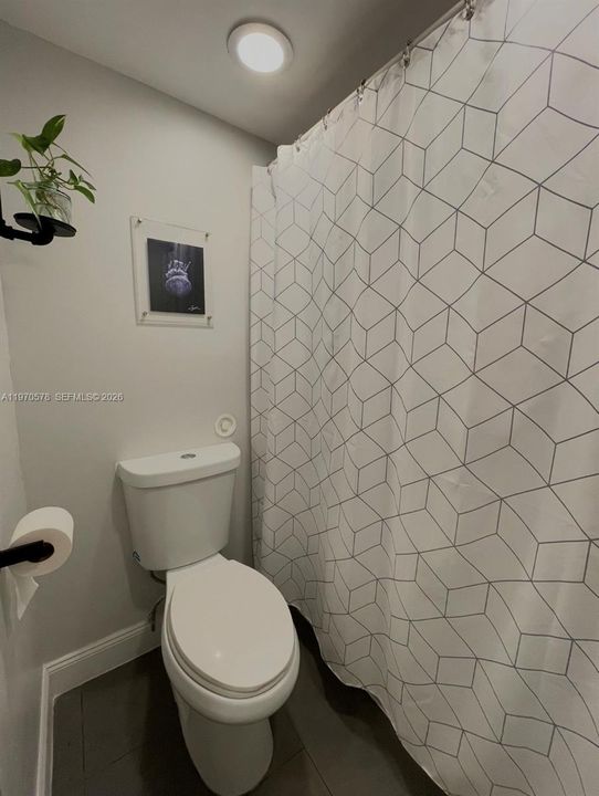 Activo con contrato: $259,999 (2 camas, 1 baños, 870 Pies cuadrados)