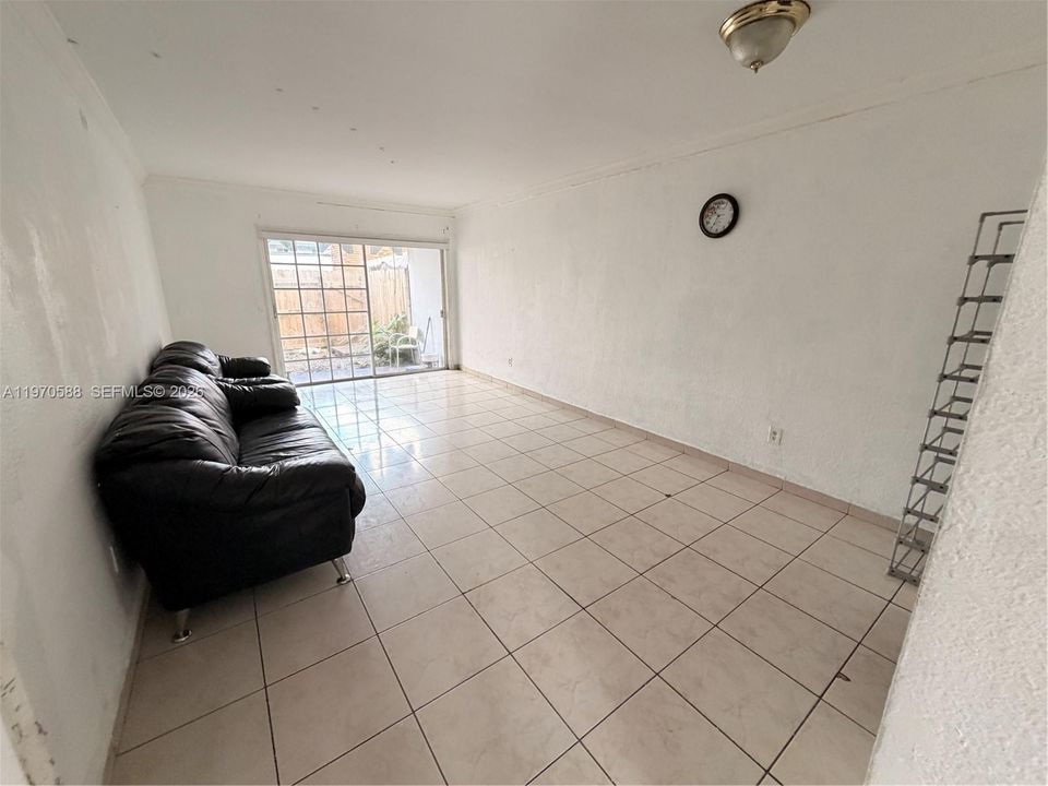 Recently Sold: $140,000 (1 beds, 1 baths, 658 Square Feet)