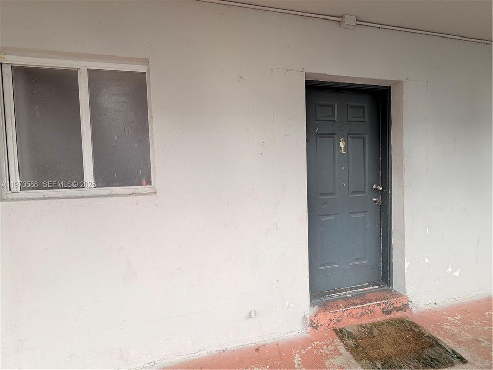 Recently Sold: $140,000 (1 beds, 1 baths, 658 Square Feet)