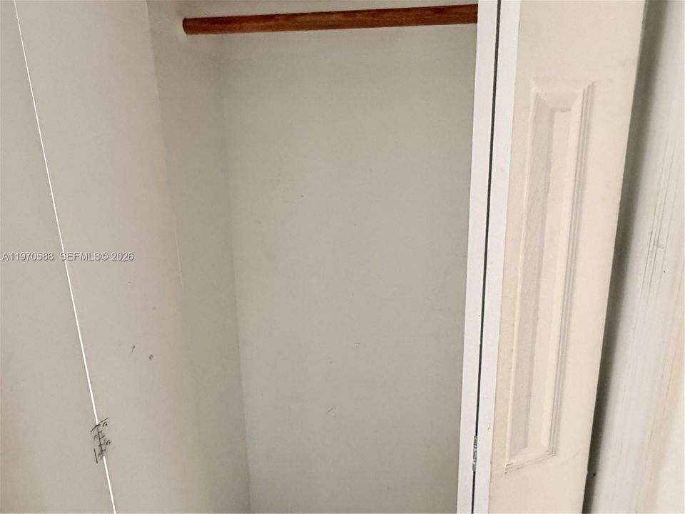 Recently Sold: $140,000 (1 beds, 1 baths, 658 Square Feet)