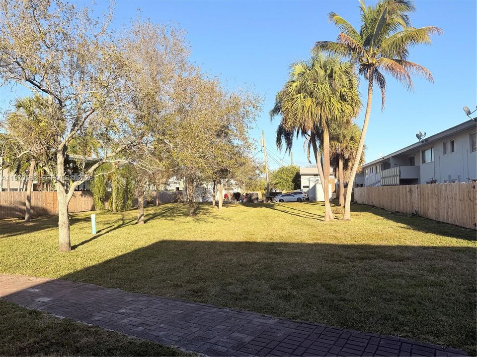Recently Sold: $140,000 (1 beds, 1 baths, 658 Square Feet)