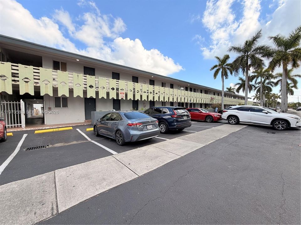Recently Sold: $140,000 (1 beds, 1 baths, 658 Square Feet)