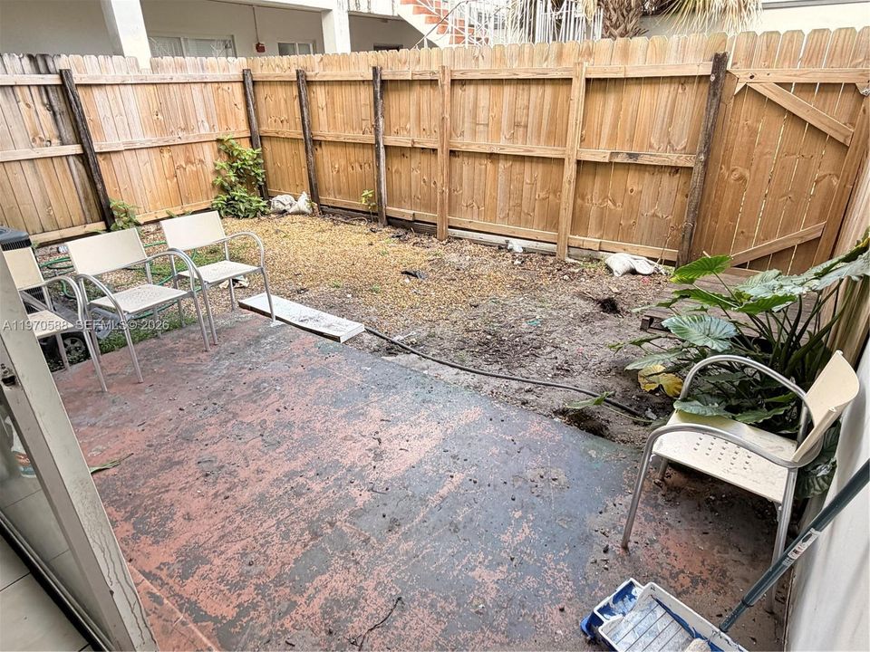 Recently Sold: $140,000 (1 beds, 1 baths, 658 Square Feet)