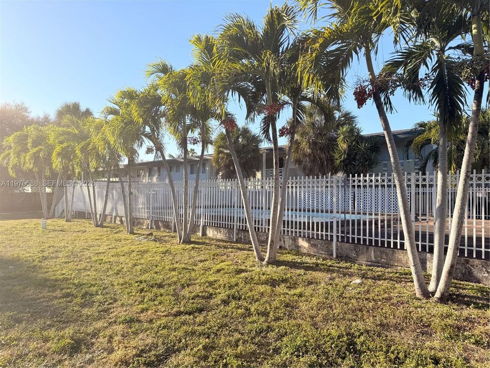 Recently Sold: $140,000 (1 beds, 1 baths, 658 Square Feet)