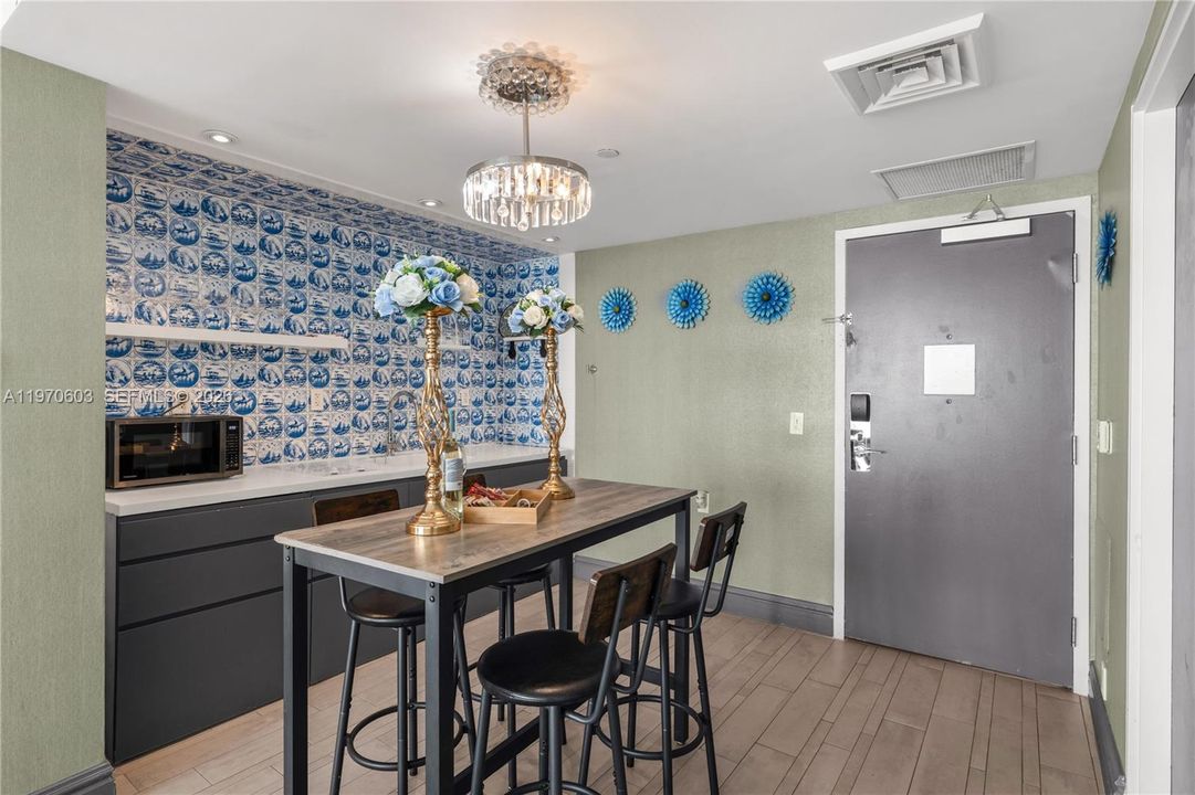 Activo con contrato: $399,000 (1 camas, 1 baños, 696 Pies cuadrados)