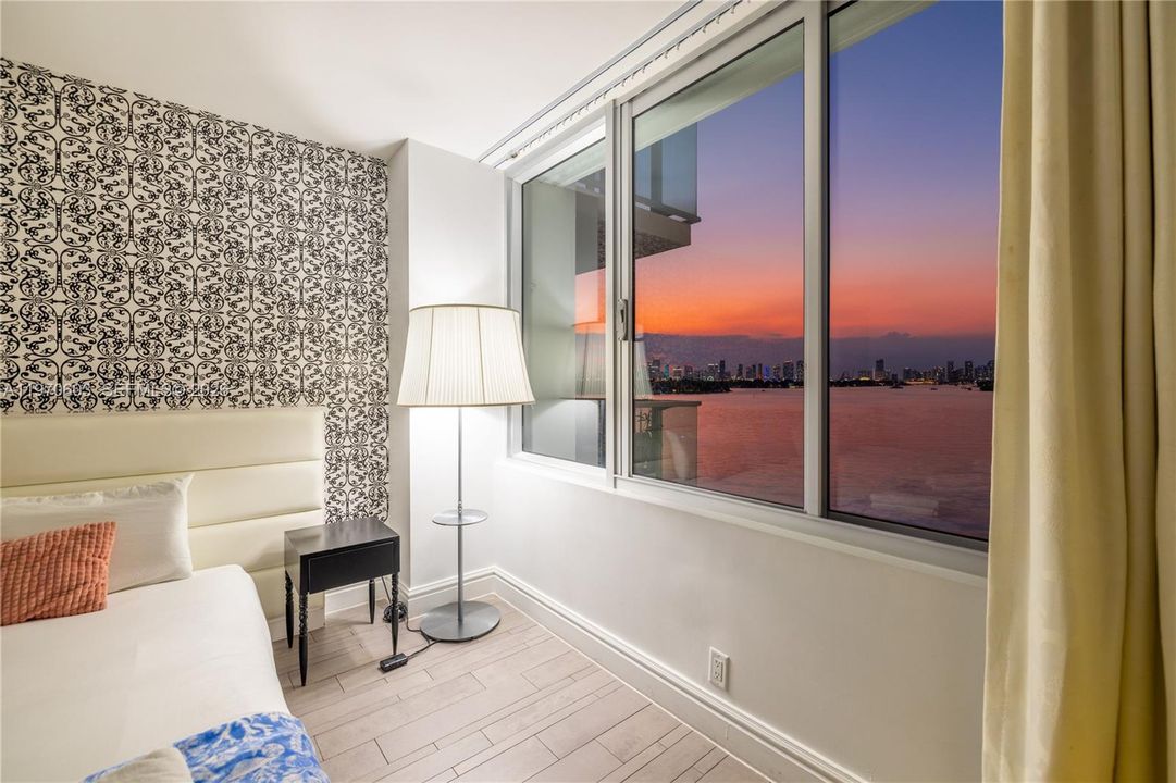 Activo con contrato: $399,000 (1 camas, 1 baños, 696 Pies cuadrados)