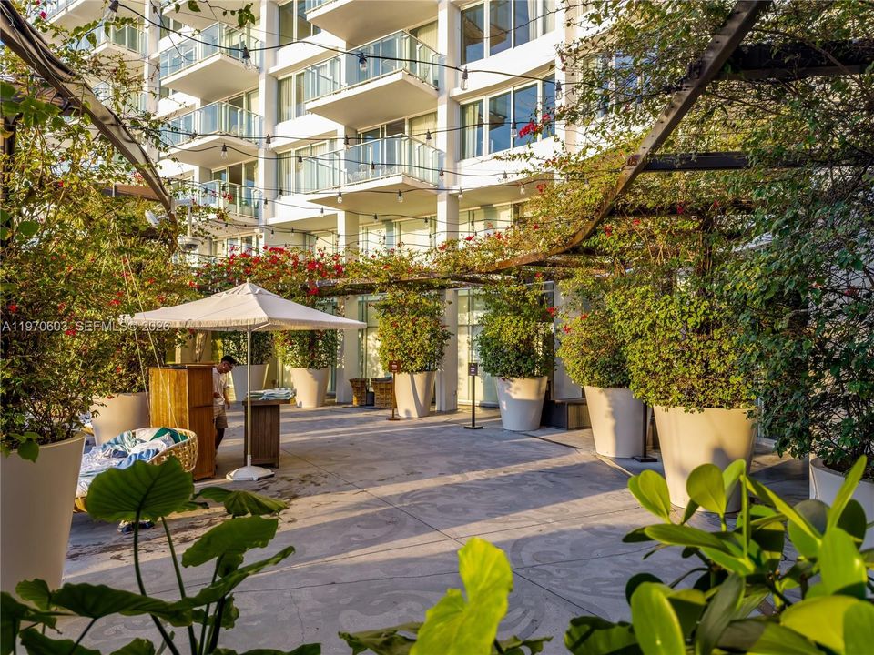 Activo con contrato: $399,000 (1 camas, 1 baños, 696 Pies cuadrados)