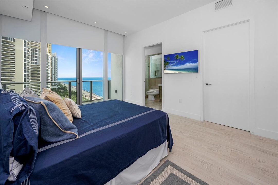En Venta: $3,850,000 (2 camas, 4 baños, 2703 Pies cuadrados)