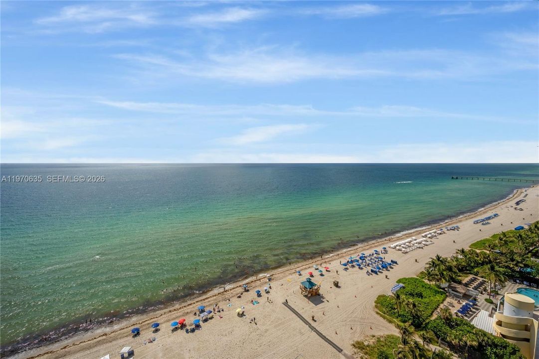 En Venta: $3,850,000 (2 camas, 4 baños, 2703 Pies cuadrados)