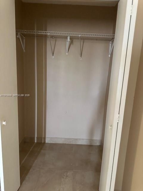 For Sale: $249,900 (2 beds, 1 baths, 1056 Square Feet)