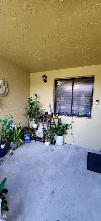 For Sale: $321,999 (2 beds, 2 baths, 1256 Square Feet)
