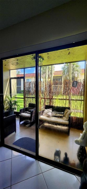 For Sale: $321,999 (2 beds, 2 baths, 1256 Square Feet)