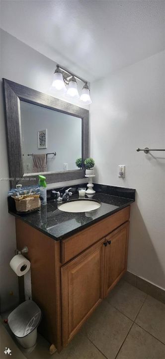 For Sale: $321,999 (2 beds, 2 baths, 1256 Square Feet)