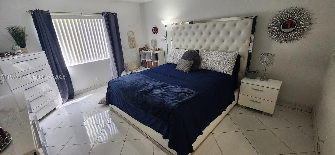 For Sale: $321,999 (2 beds, 2 baths, 1256 Square Feet)