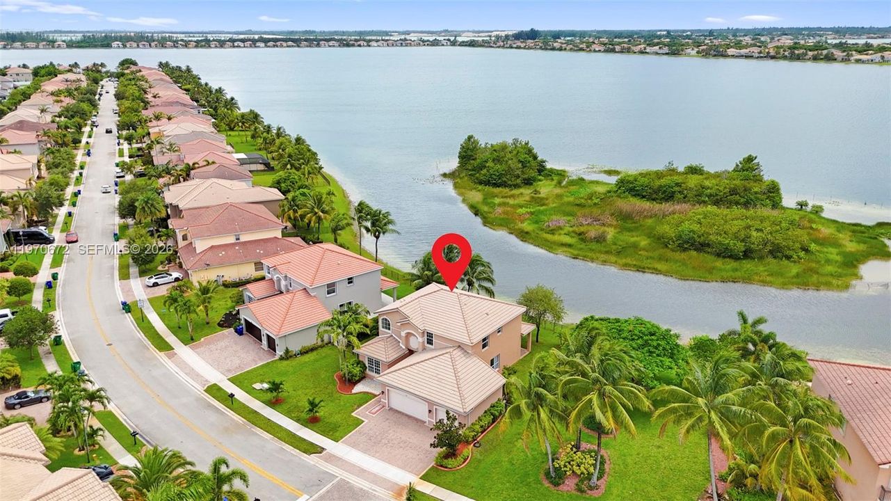 Active With Contract: $5,700 (5 beds, 3 baths, 2771 Square Feet)