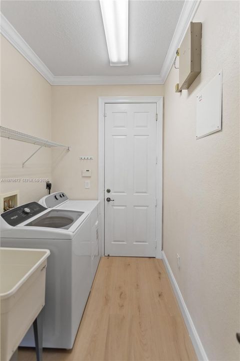Active With Contract: $5,700 (5 beds, 3 baths, 2771 Square Feet)