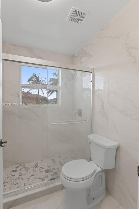 Active With Contract: $5,700 (5 beds, 3 baths, 2771 Square Feet)