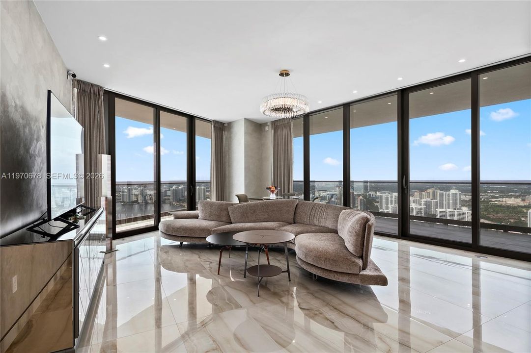 En Venta: $2,589,900 (2 camas, 2 baños, 1264 Pies cuadrados)