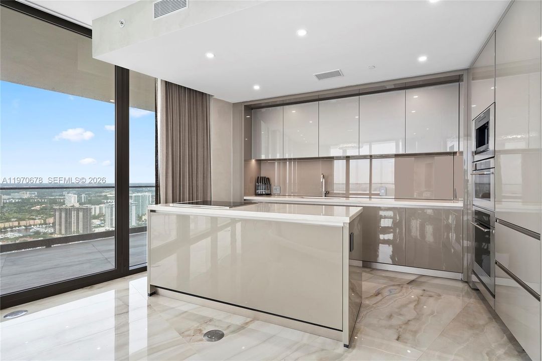En Venta: $2,589,900 (2 camas, 2 baños, 1264 Pies cuadrados)
