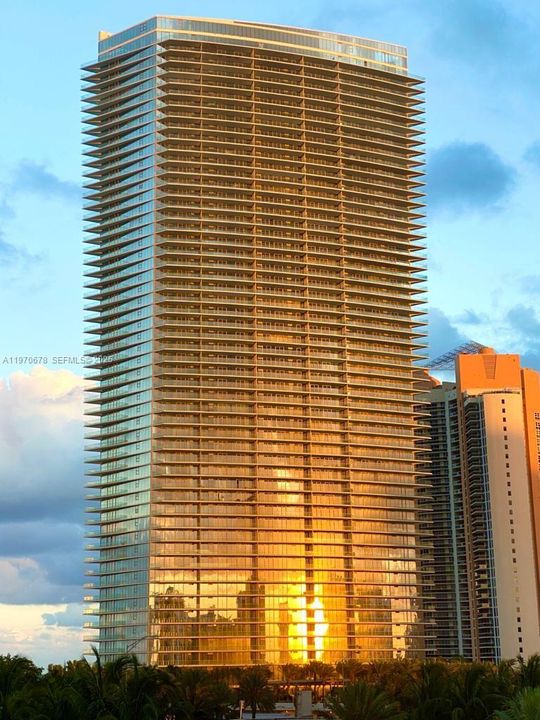 En Venta: $2,589,900 (2 camas, 2 baños, 1264 Pies cuadrados)