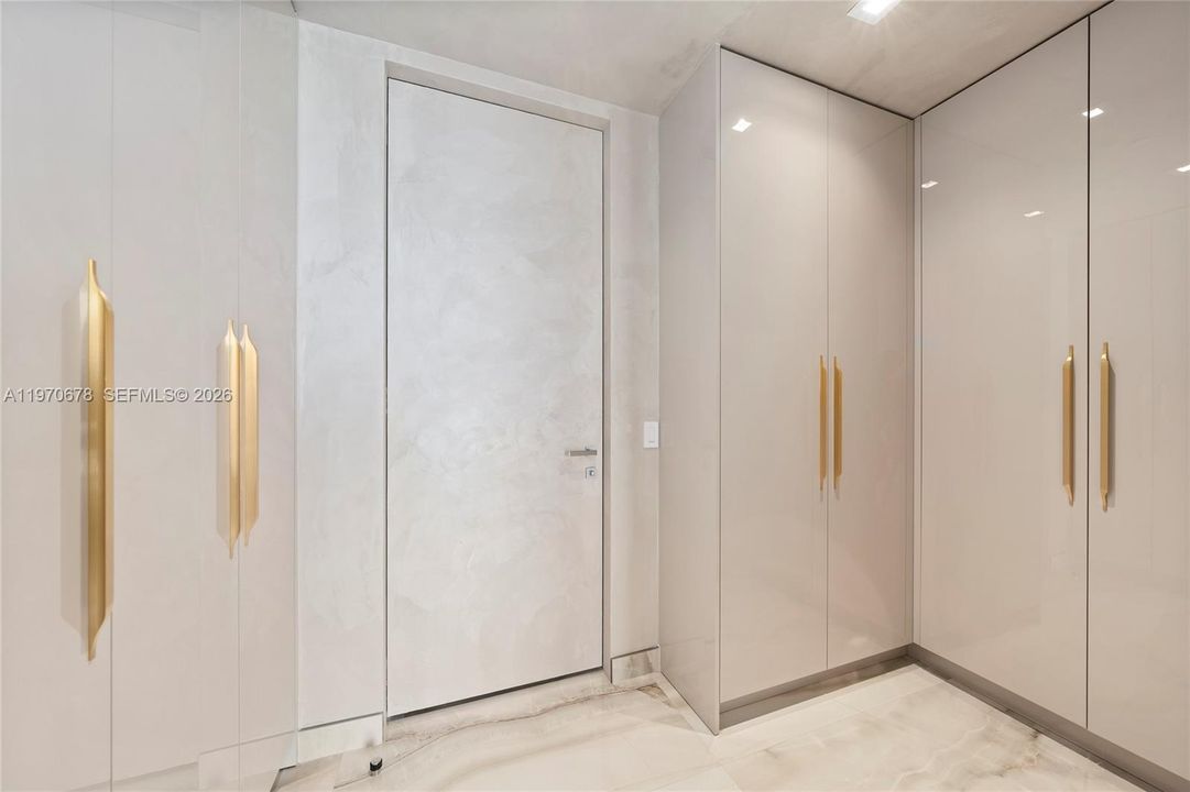 En Venta: $2,589,900 (2 camas, 2 baños, 1264 Pies cuadrados)