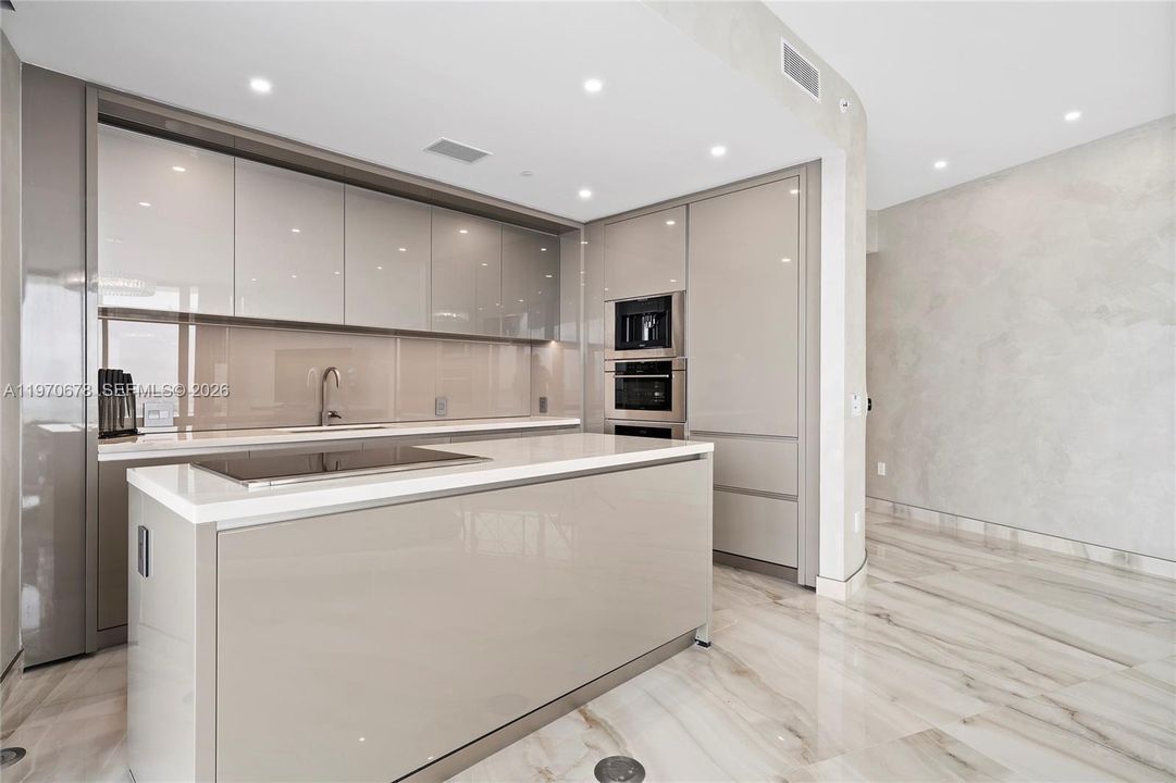 En Venta: $2,589,900 (2 camas, 2 baños, 1264 Pies cuadrados)