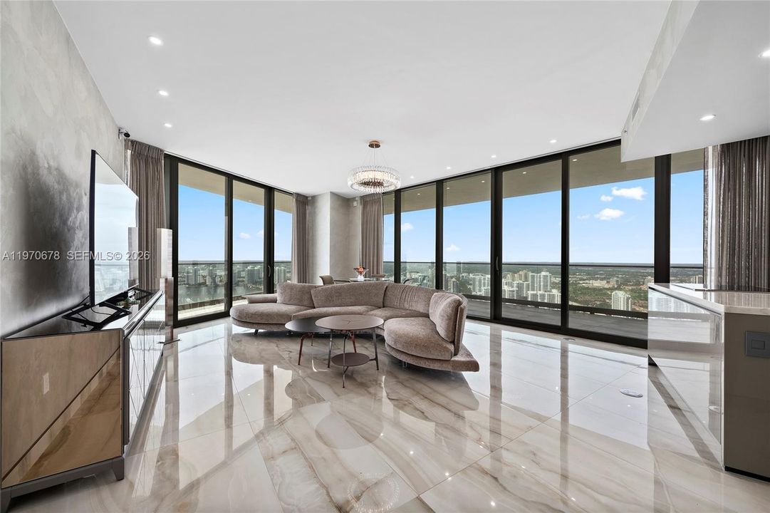 En Venta: $2,589,900 (2 camas, 2 baños, 1264 Pies cuadrados)