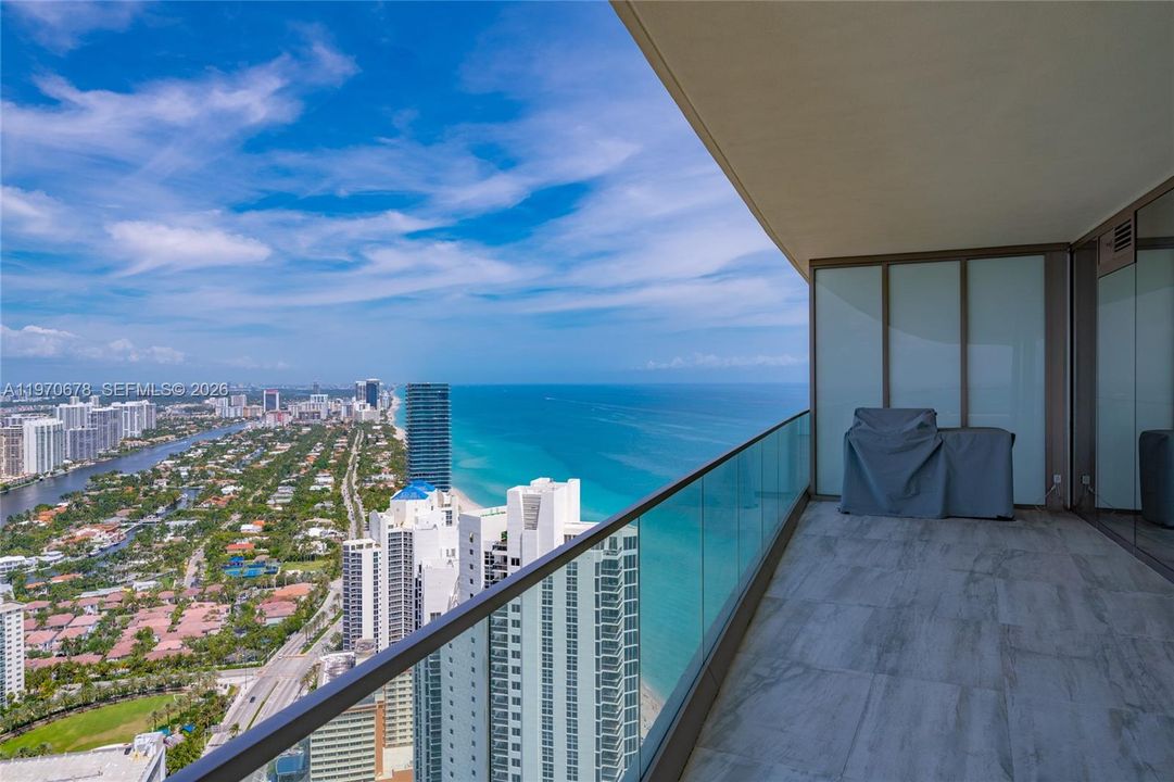 En Venta: $2,589,900 (2 camas, 2 baños, 1264 Pies cuadrados)