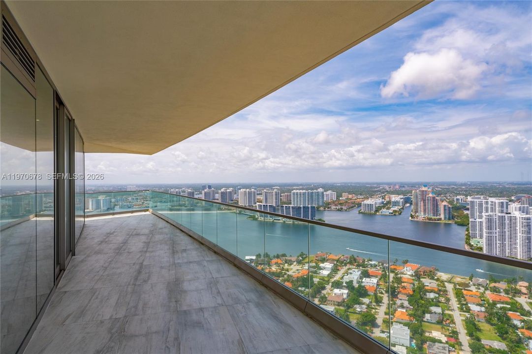 En Venta: $2,589,900 (2 camas, 2 baños, 1264 Pies cuadrados)