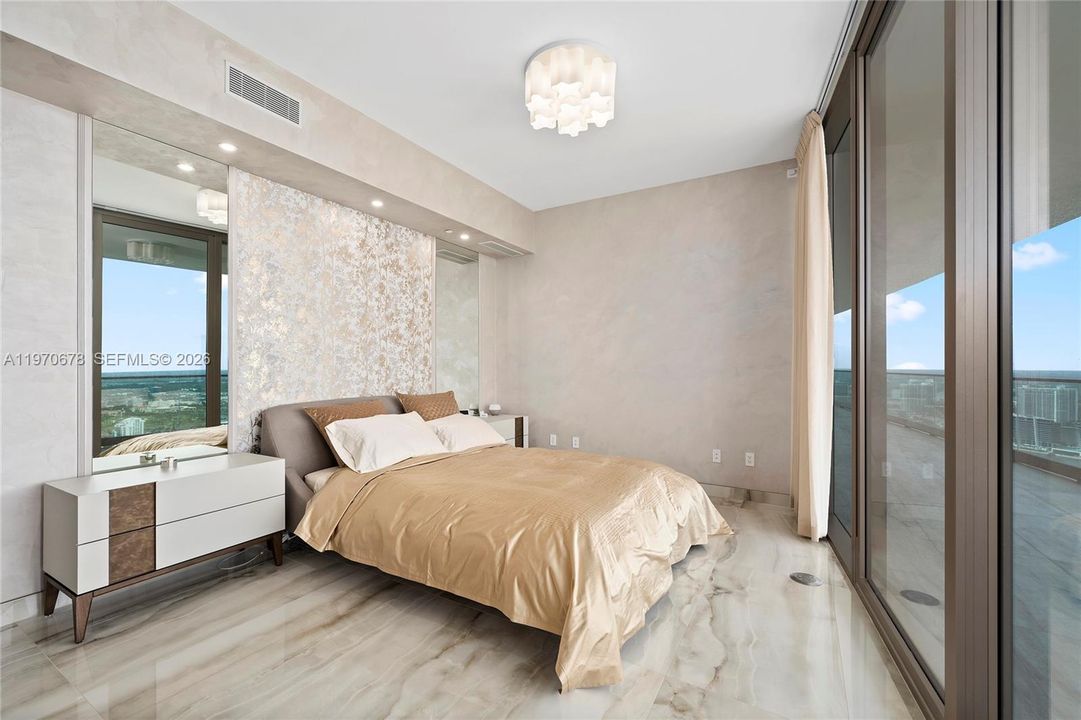 En Venta: $2,589,900 (2 camas, 2 baños, 1264 Pies cuadrados)