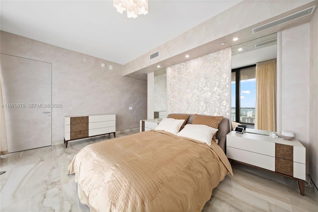 En Venta: $2,589,900 (2 camas, 2 baños, 1264 Pies cuadrados)