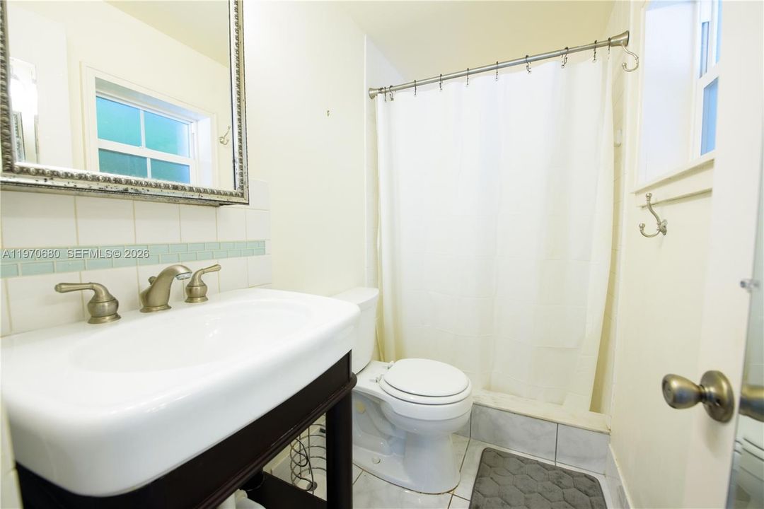 BATHROOM IN STUDIO APT