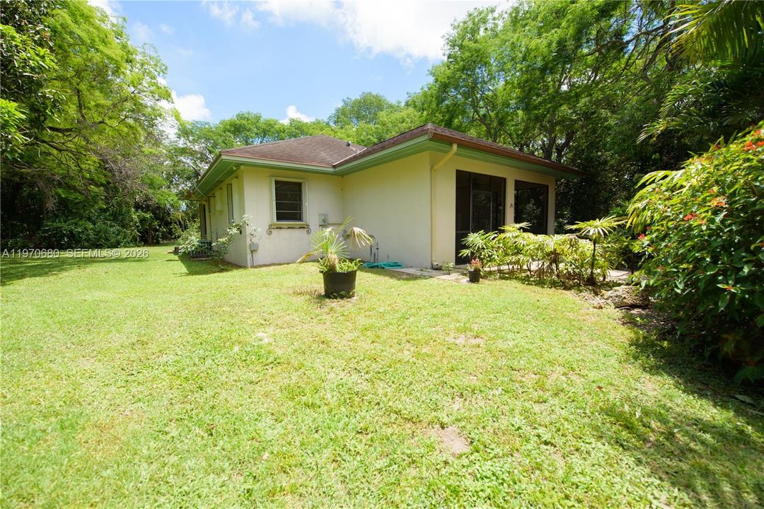 2/2 GUEST HOUSE