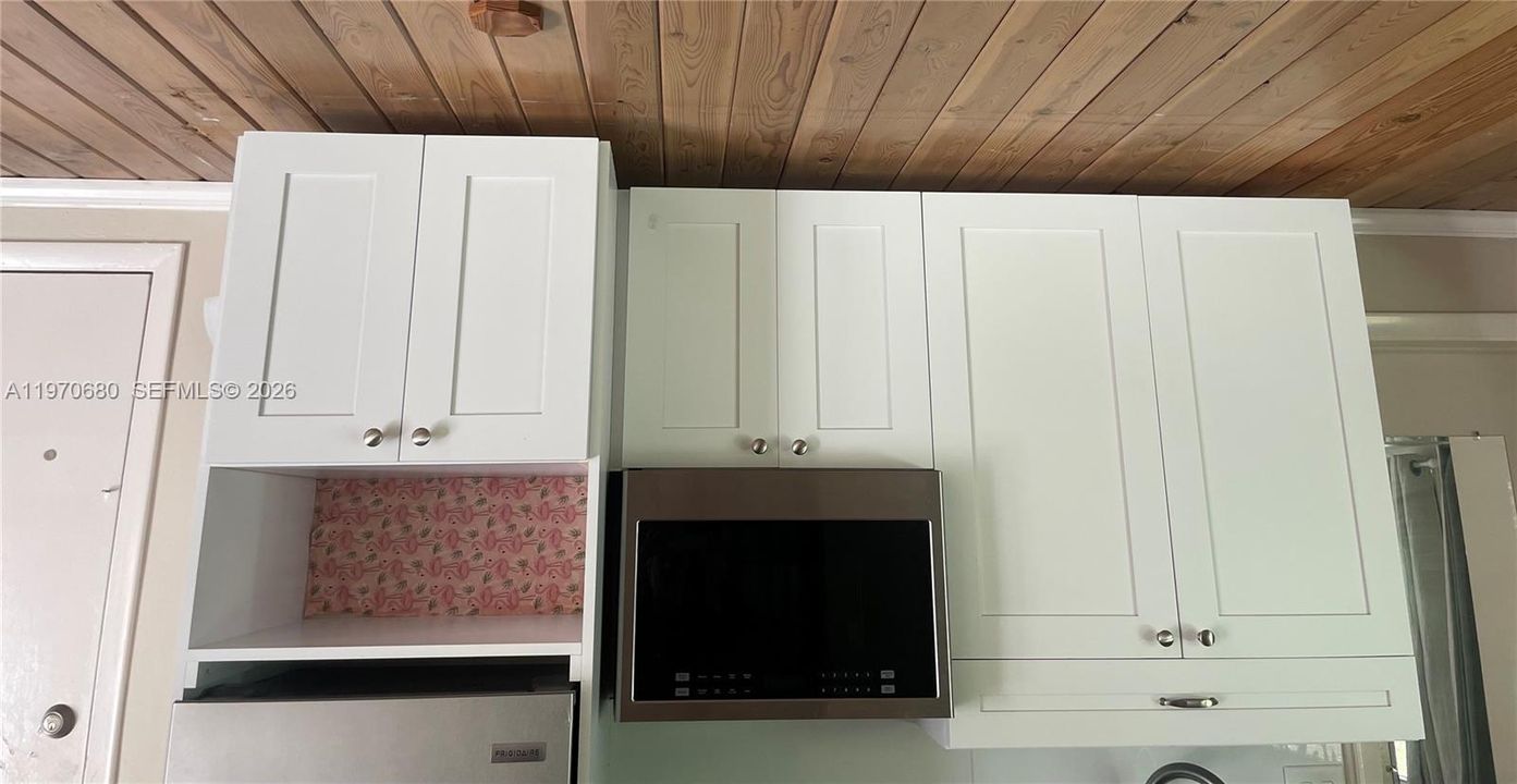 SHELVING STORAGE STUDIO APT
