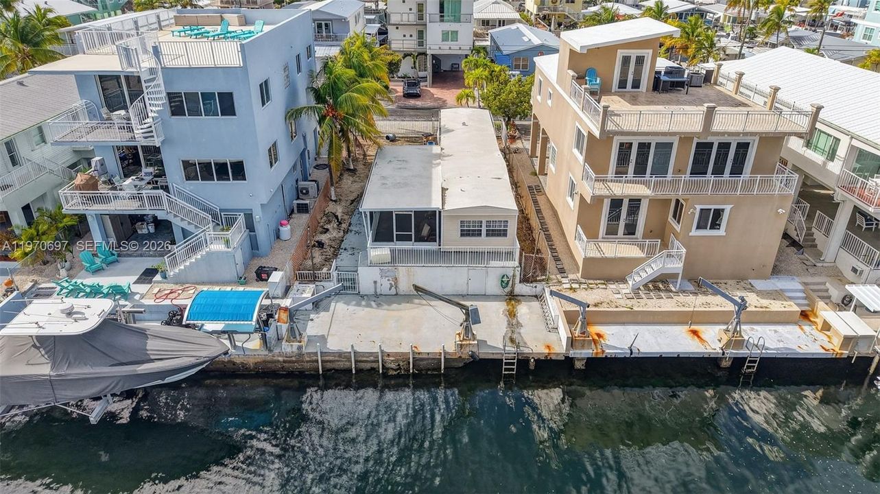 For Sale: $895,000 (2 beds, 2 baths, 720 Square Feet)