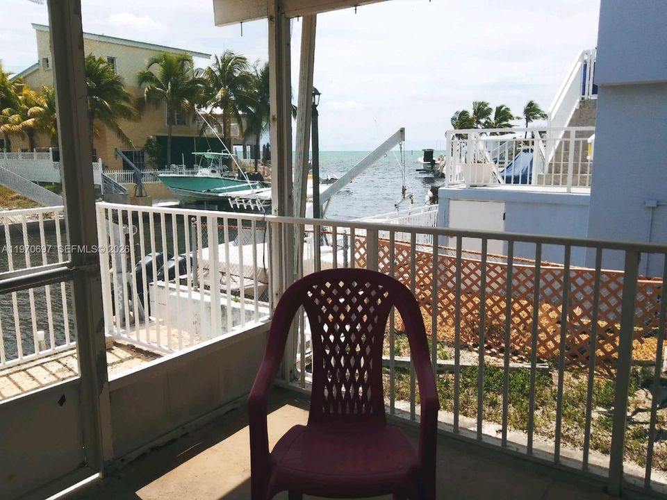 For Sale: $895,000 (2 beds, 2 baths, 720 Square Feet)