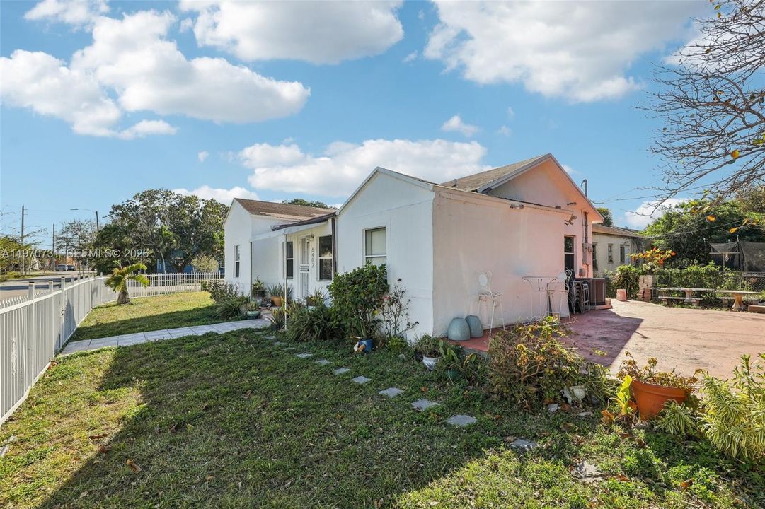 En Venta: $505,000 (4 camas, 2 baños, 1169 Pies cuadrados)
