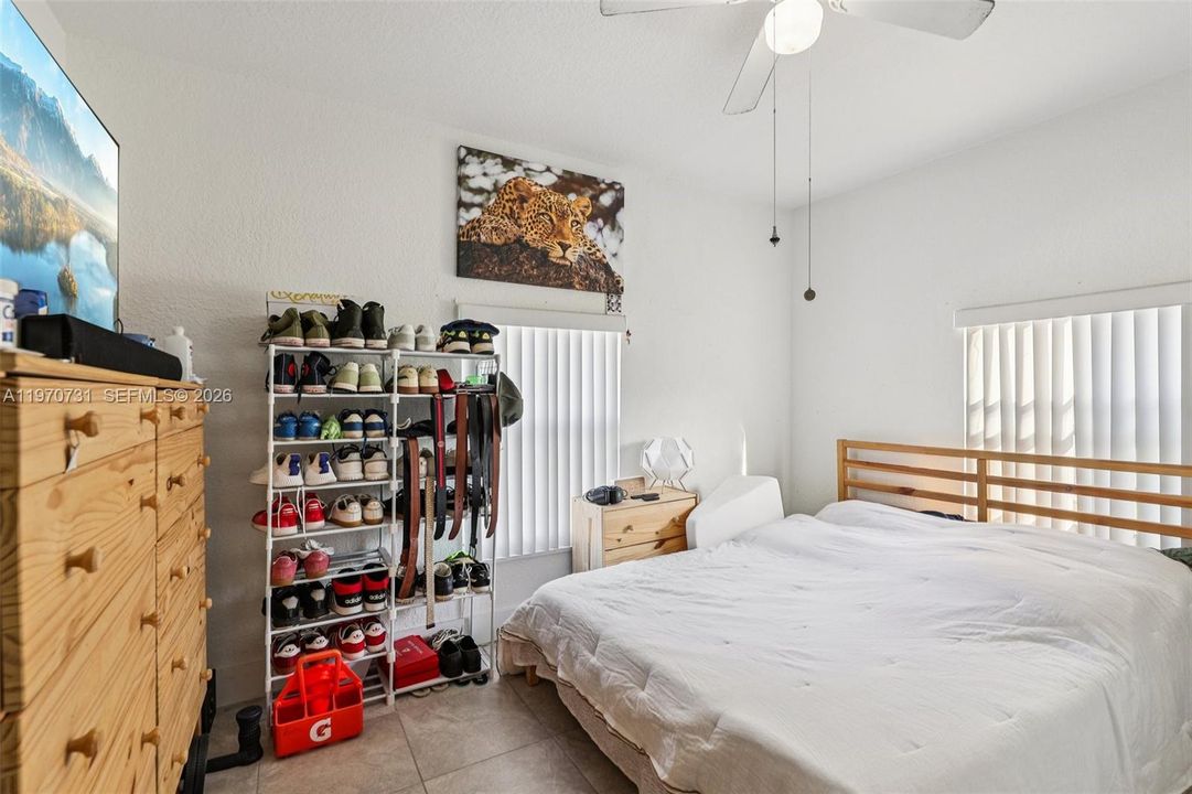 En Venta: $505,000 (4 camas, 2 baños, 1169 Pies cuadrados)