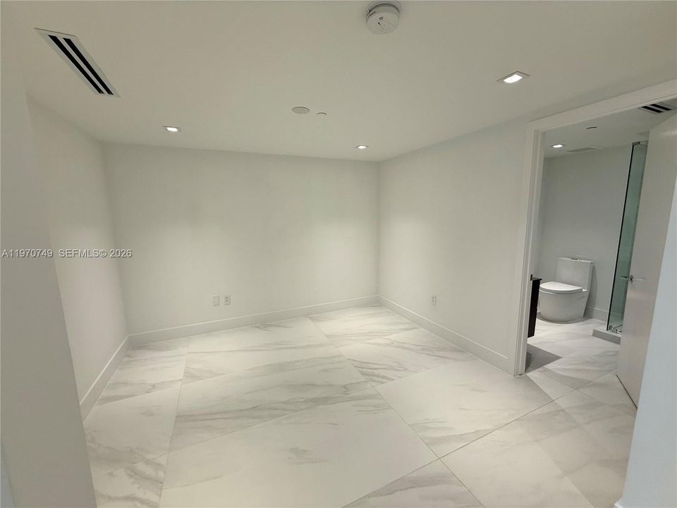 For Sale: $1,177,000 (3 beds, 3 baths, 1571 Square Feet)