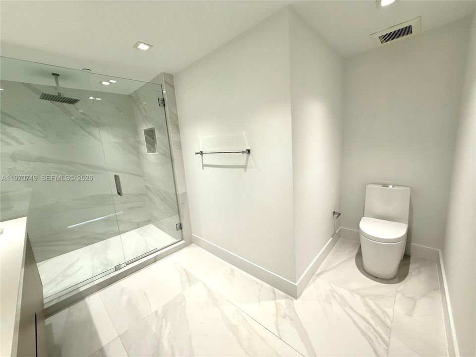 For Sale: $1,177,000 (3 beds, 3 baths, 1571 Square Feet)